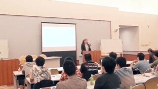 加藤なぎさ代表文京シビックセンターセミナー風景の写真